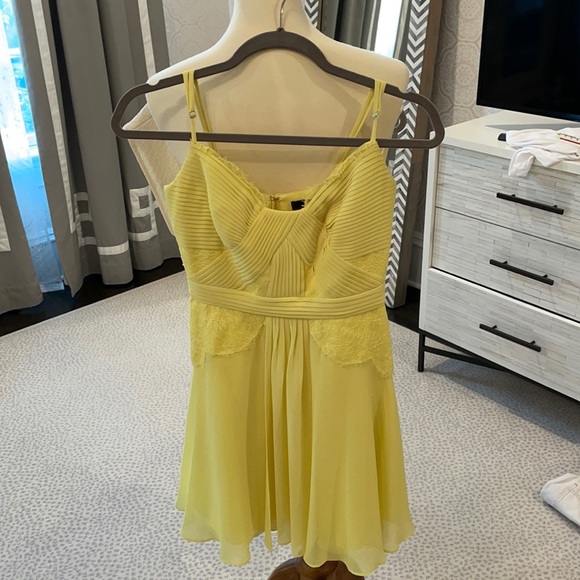 Yellow BCBG dress with beautiful detailing! - Picture 1 of 3